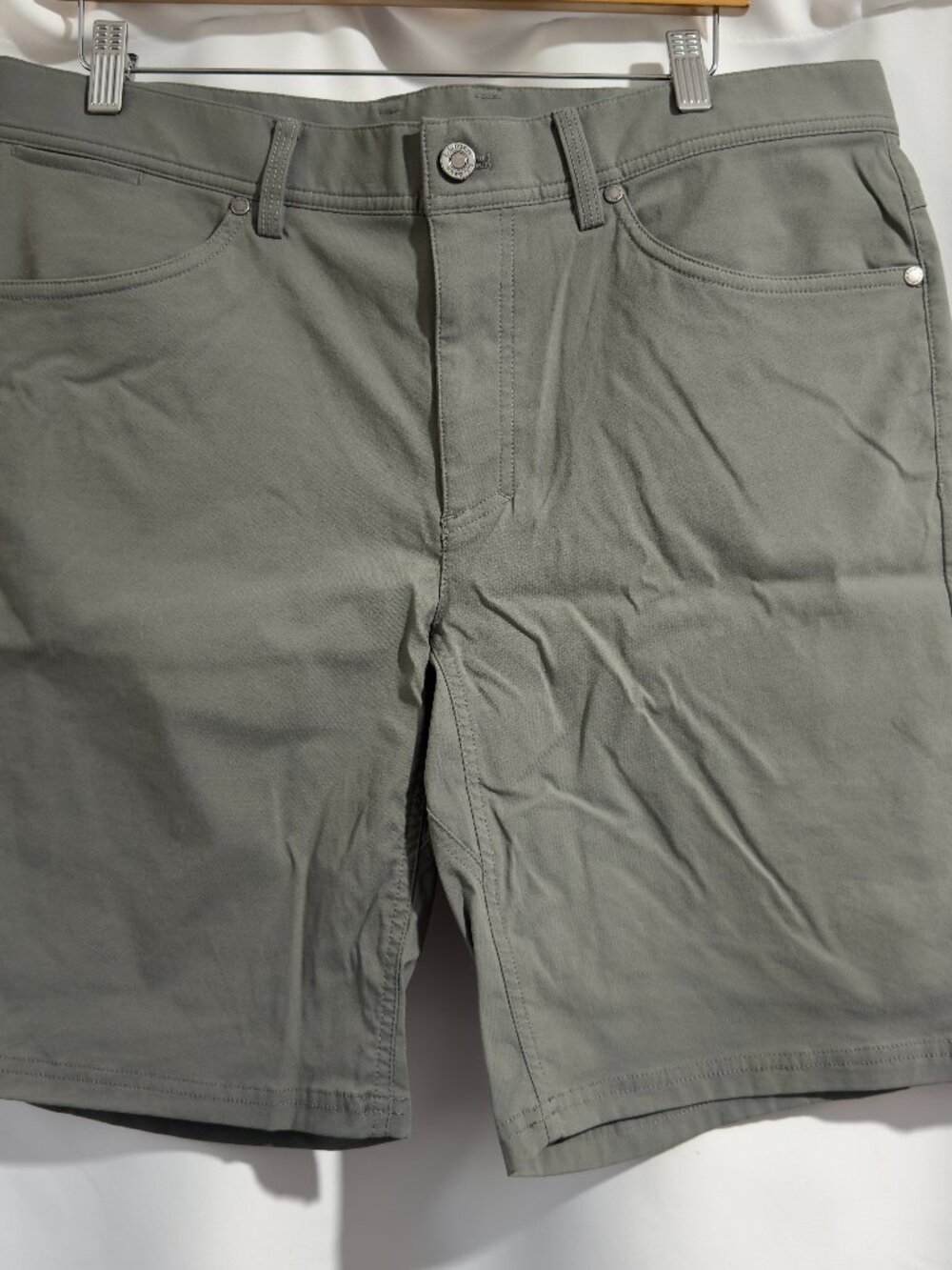 L.L. Bean Venture Stretch 5 Pocket Shorts 36 Men 10" Gray Nylon/Spandex Hiking